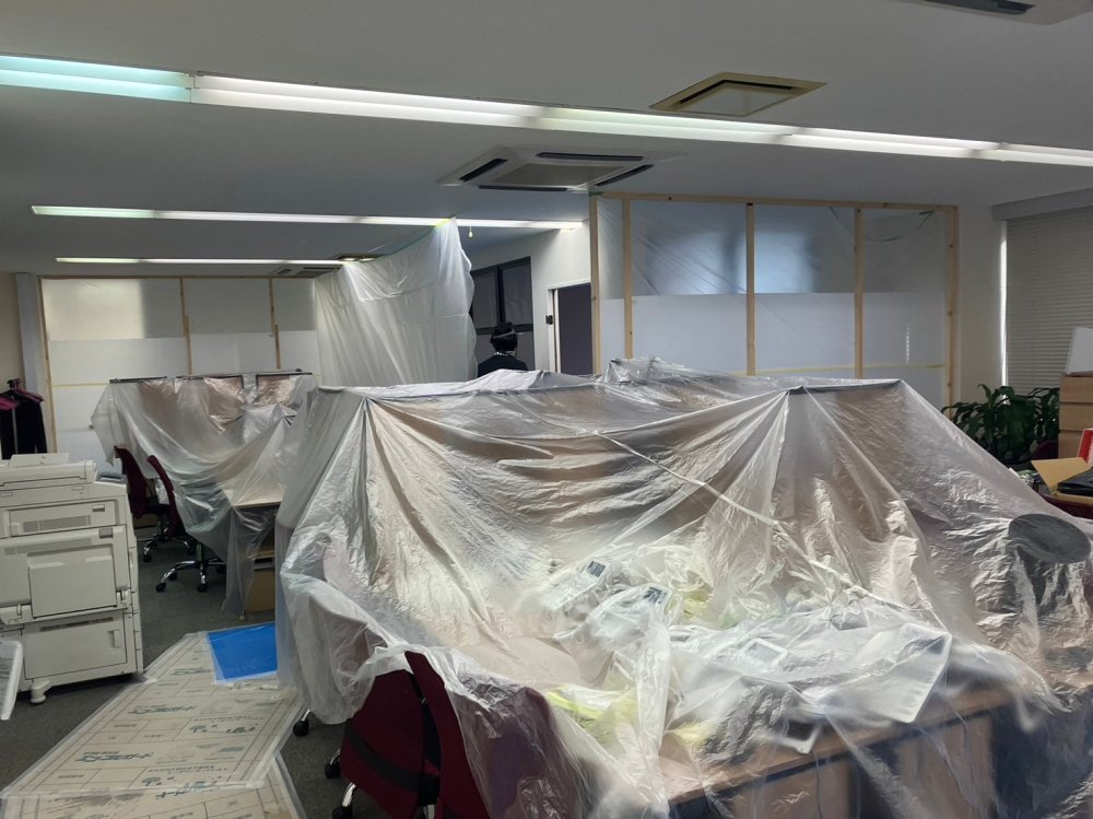 東京都新宿区西新宿 内装解体工事 施行事例