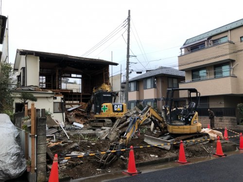 埼玉県さいたま市大宮区解体工事　施工事例建物解体中