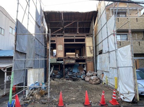 愛知県名古屋市西区則武新町の木造2階建解体工事 施工事例手壊しによる木造住宅解体工事