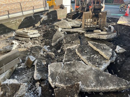 神奈川県横浜市鶴見区 駐車場解体工事 施工事例駐車場のアスファルト撤去工事