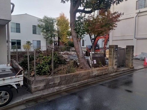 東京都大田区池上 木造アパート解体工事 施工事例重機による外構撤去工事