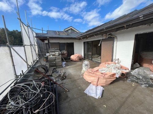 東京都三鷹市中原 鉄筋コンクリート解体工事 施工事例手作業による鉄筋コンクリート造2階建のアスベスト撤去工事