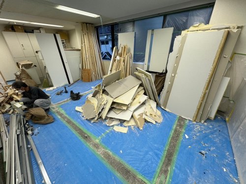 東京都新宿区西新宿 内装解体工事 施行事例ビル内装解体工事
