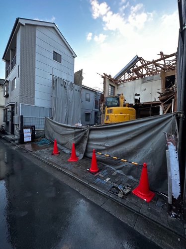 東京都江東区大島 木造3棟解体工事 施工事例重機による木造建物3棟解体工事