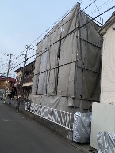 神奈川県大和市上草柳 木造住宅二階建て解体工事 施工事例手作業による木造住宅二階建ての石綿(アスベスト)除去工事