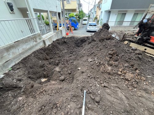 埼玉県新座市 解体工事 施工事例地中杭の解体工事着工前の様子