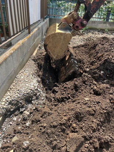 埼玉県新座市 解体工事 施工事例重機による埋設物(コンクリート)撤去工事