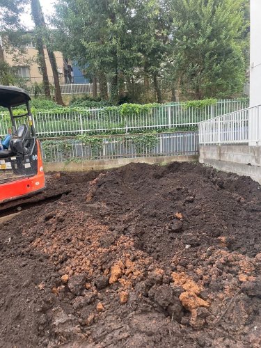 埼玉県新座市 解体工事 施工事例地中杭の解体工事後の整地