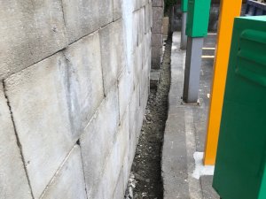 東京都新宿区神楽坂の万年塀解体工事